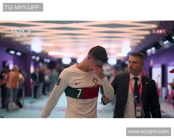 当足球明星遭遇挫折时心中涌动的伤感与无奈的文字表达